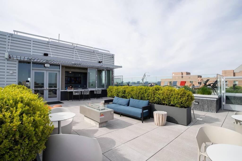 Stylish Condo At Clarendon With Rooftop Views Arlington Exterior foto