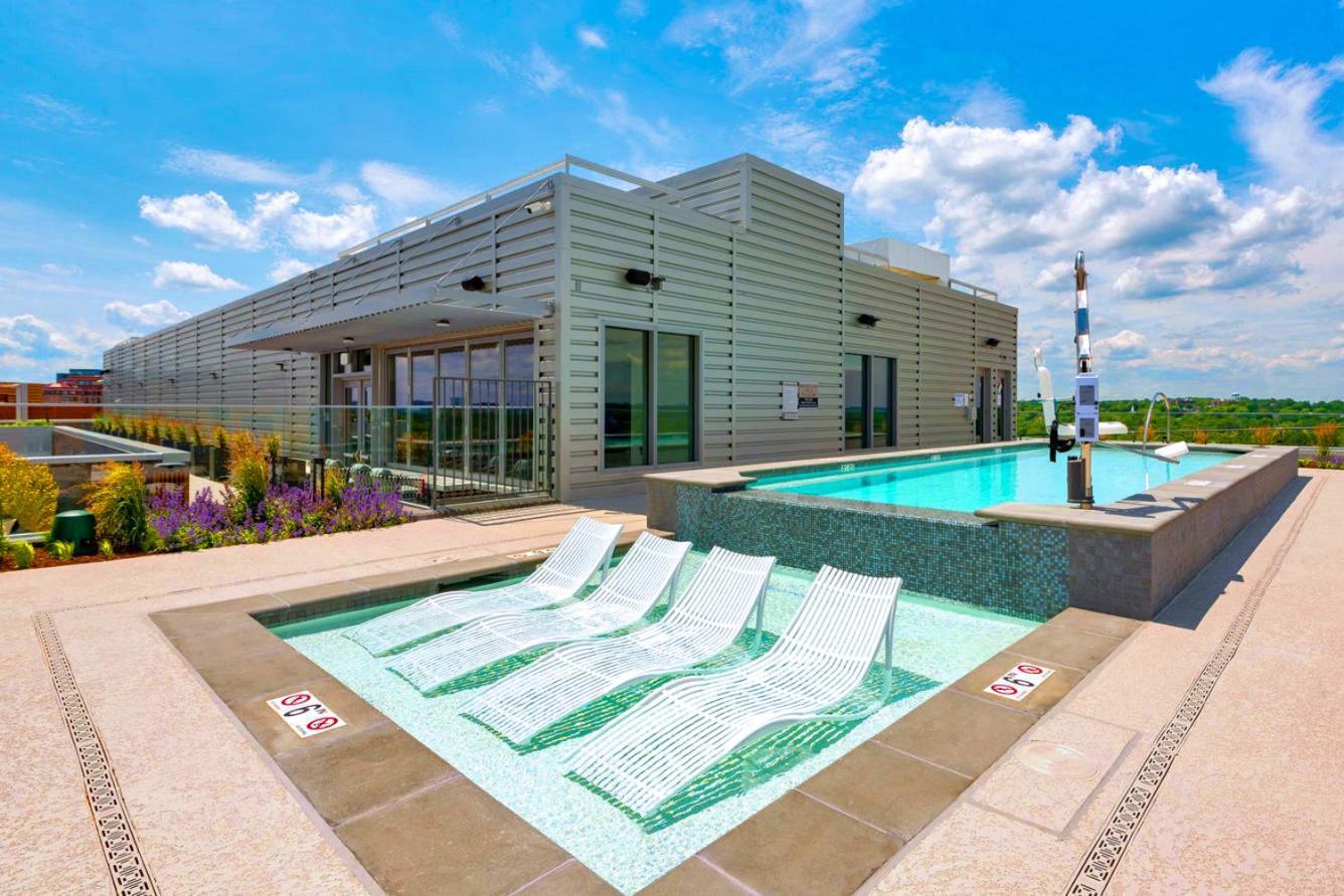 Stylish Condo At Clarendon With Rooftop Views Arlington Exterior foto