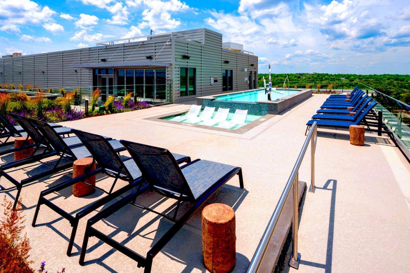 Stylish Condo At Clarendon With Rooftop Views Arlington Exterior foto